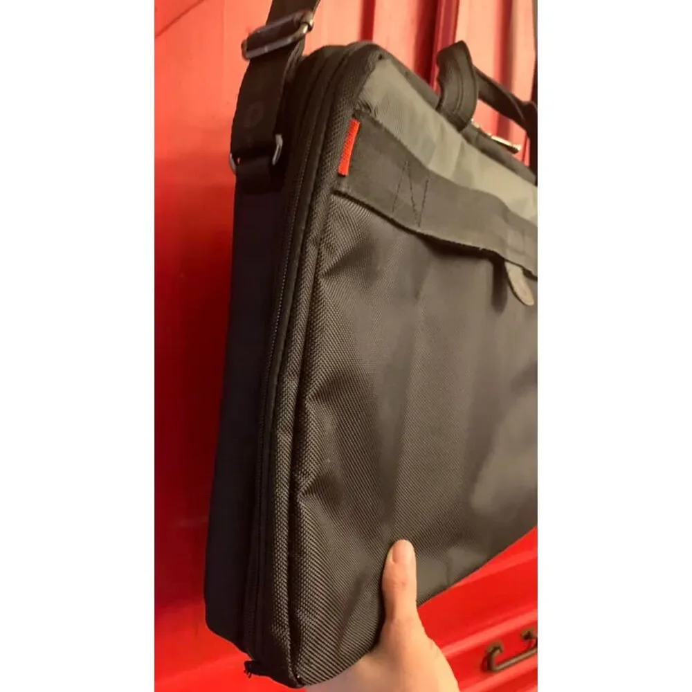 NWOT Wenger Legacy 17